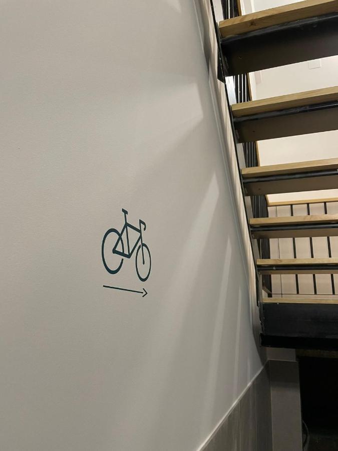 Bulezen Urban Hostel Понтеведра Экстерьер фото