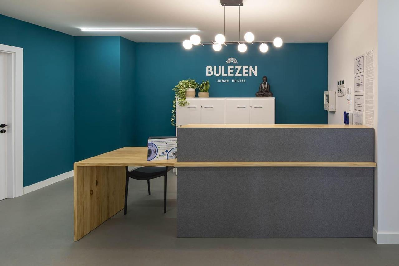 Bulezen Urban Hostel Понтеведра Экстерьер фото