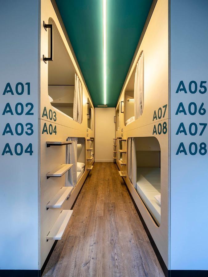 Bulezen Urban Hostel Понтеведра Экстерьер фото