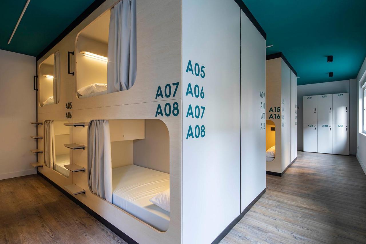 Bulezen Urban Hostel Понтеведра Экстерьер фото