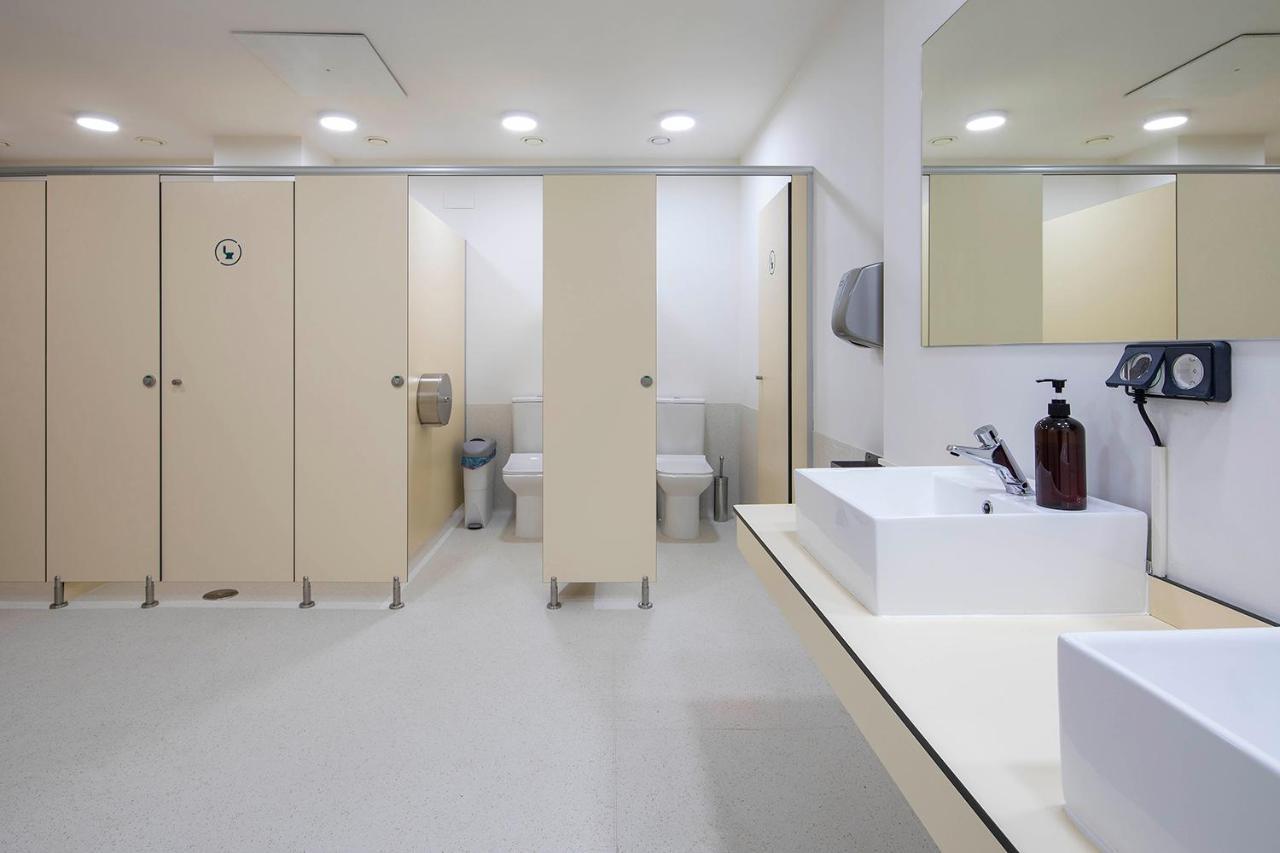 Bulezen Urban Hostel Понтеведра Экстерьер фото