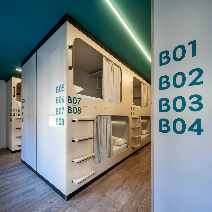Bulezen Urban Hostel Понтеведра Экстерьер фото
